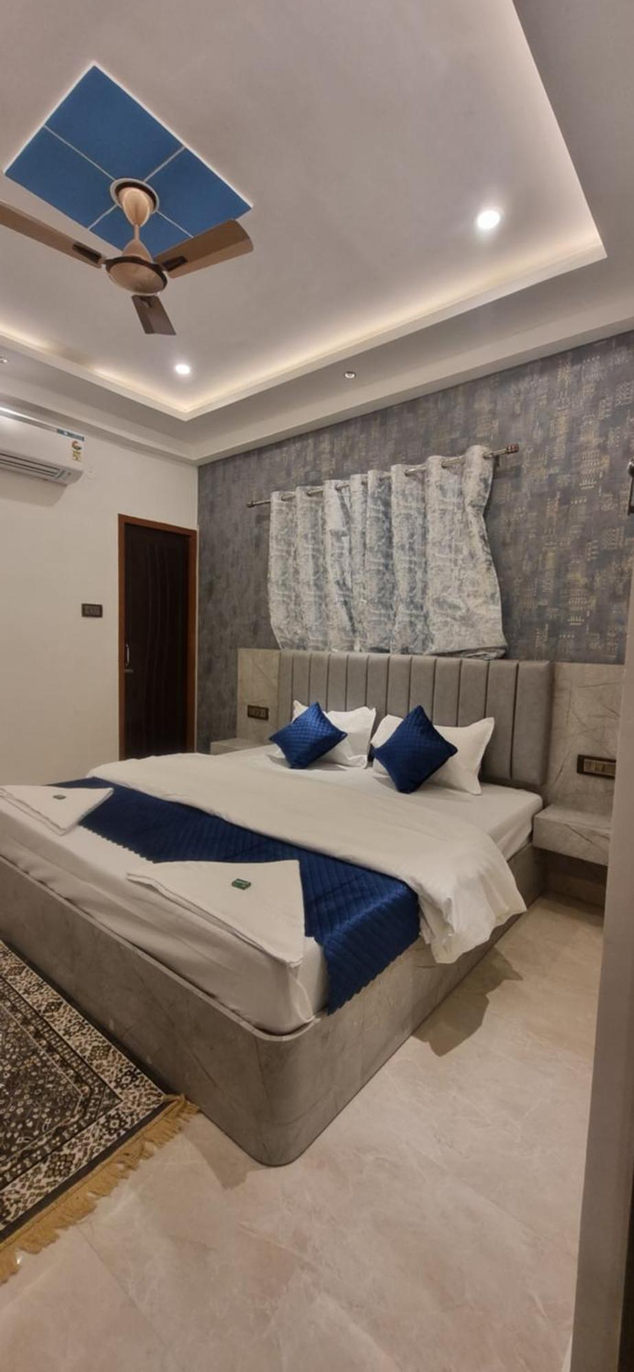Mm Grand Hotel Varanasi Exterior foto